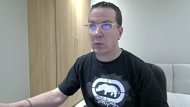 Snapshot of BrettJ81 chatting on September 10, 2025, 3:33 pm BrettJ81 online show from September 10, 2025, 3:33 pm
