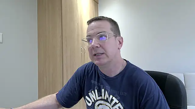 Snapshot of BrettJ81 chatting on January 11, 2025, 4:03 pm BrettJ81 online show from January 11, 2025, 4:03 pm