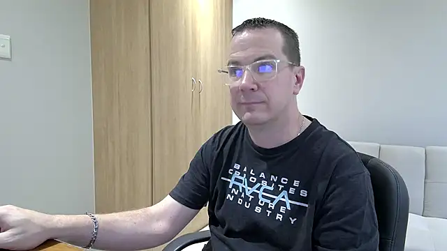 BrettJ81 online show from October 16, 2025, 3:42 pm