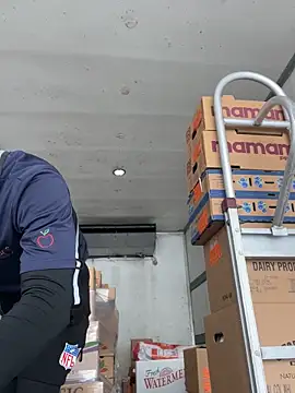 Snapshot of Diosn111 chatting on December 21, 2025, 2:08 pm Diosn111 online show from December 21, 2025, 2:08 pm