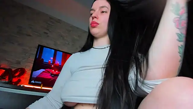 Laya Moon online show from February 27, 2025, 4:10 pm