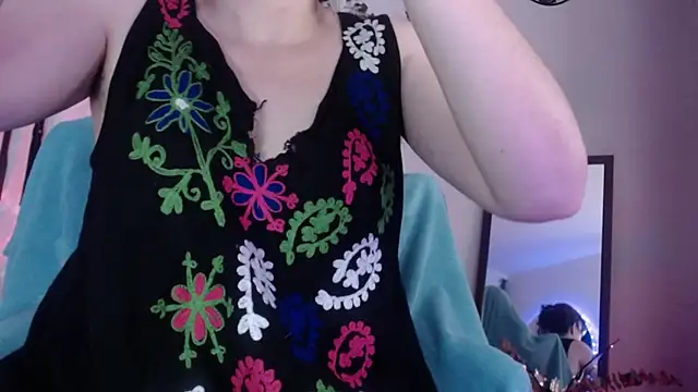 Snapshot of Eve_Blue77 chatting on September 23, 2025, 1:34 am Eve Blue77 online show from September 23, 2025, 1:34 am