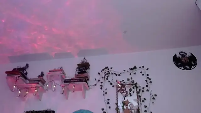 Snapshot of Eve_Blue77 chatting on October 22, 2025, 1:49 am Eve Blue77 online show from October 22, 2025, 1:49 am