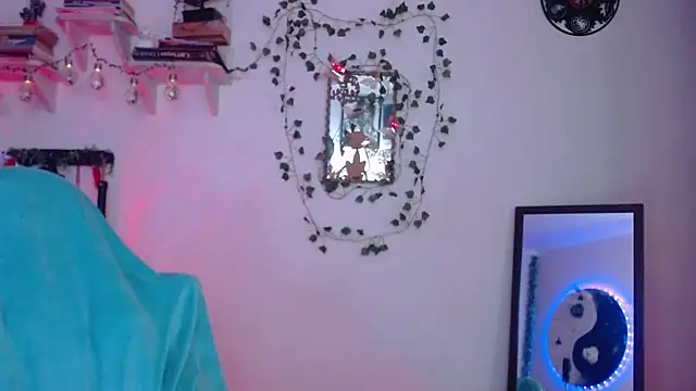 Snapshot of Eve_Blue77 chatting on October 9, 2025, 2:01 am Eve Blue77 online show from October 9, 2025, 2:01 am