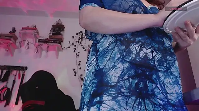 Snapshot of Eve_Blue77 chatting on February 10, 2026, 1:26 am Eve Blue77 online show from February 10, 2026, 1:26 am