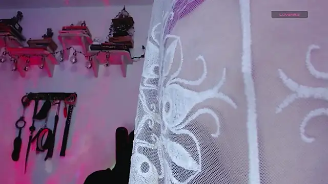 Snapshot of Eve_Blue77 chatting on February 19, 2026, 2:30 am Eve Blue77 online show from February 19, 2026, 2:30 am