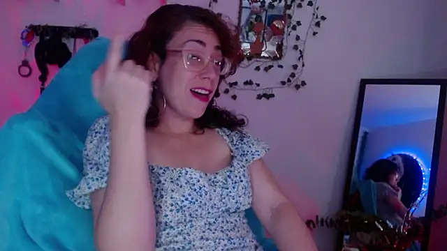 Snapshot of Eve_Blue77 chatting on September 19, 2025, 3:21 am Eve Blue77 online show from September 19, 2025, 3:21 am