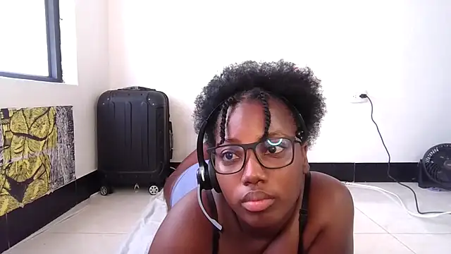 Snapshot of Ashaichious chatting on October 17, 2025, 6:32 pm Ashaichious online show from October 17, 2025, 6:32 pm