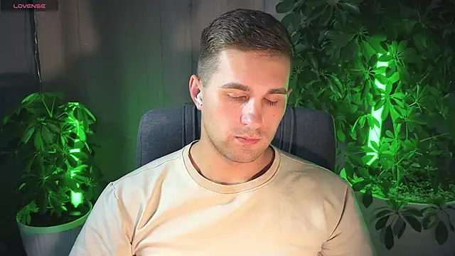 Sweeet  boy online show from February 21, 2025, 3:32 pm