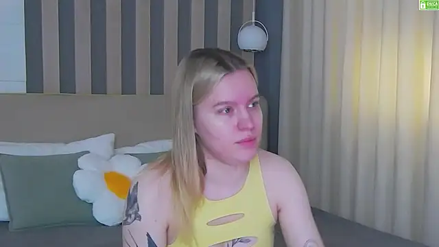 AmaliaBell online show from May 19, 2026, 1:18 pm