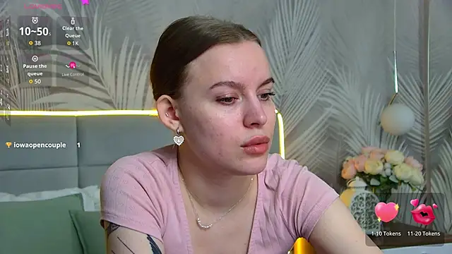 AmaliaBell online show from September 22, 2025, 1:06 pm