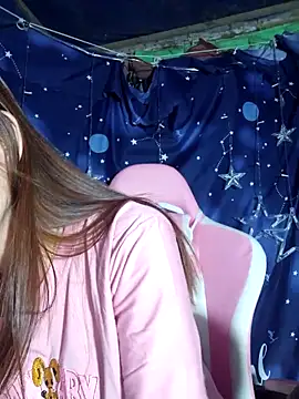   Mai-love19   online show from March 15, 2025, 9:49 pm