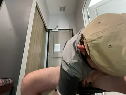 Snapshot of afTerparTycloudz chatting on October 16, 2025, 7:44 pm afTerparTycloudz online show from October 16, 2025, 7:44 pm