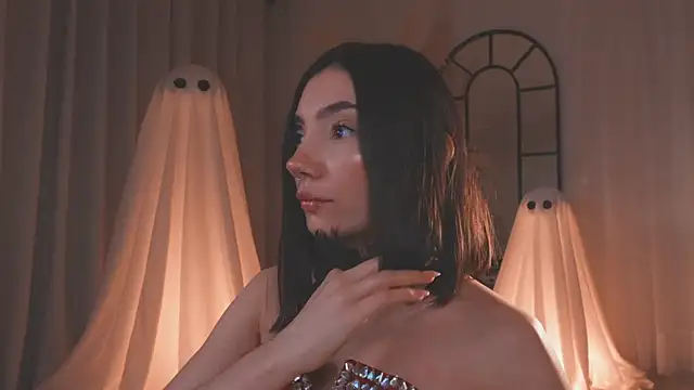 Snapshot of AmyArmstrong chatting on October 14, 2025, 12:55 am AmyArmstrong online show from October 14, 2025, 12:55 am