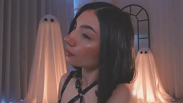 Snapshot of AmyArmstrong chatting on October 20, 2025, 2:28 pm AmyArmstrong online show from October 20, 2025, 2:28 pm