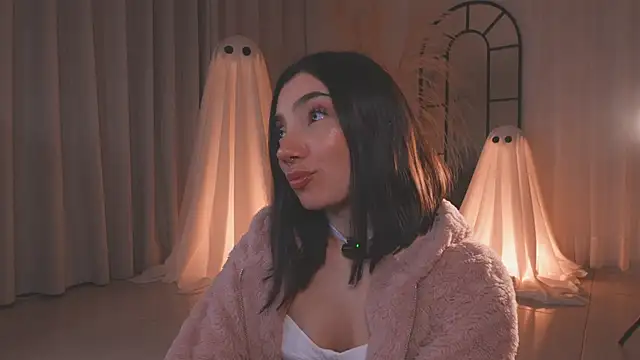 Snapshot of AmyArmstrong chatting on October 16, 2025, 1:47 am AmyArmstrong online show from October 16, 2025, 1:47 am