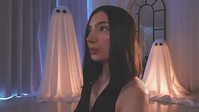 Snapshot of AmyArmstrong chatting on October 21, 2025, 2:38 pm AmyArmstrong online show from October 21, 2025, 2:38 pm