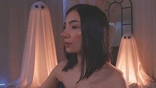 Snapshot of AmyArmstrong chatting on October 19, 2025, 2:20 pm AmyArmstrong online show from October 19, 2025, 2:20 pm