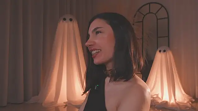 Snapshot of AmyArmstrong chatting on October 15, 2025, 1:59 am AmyArmstrong online show from October 15, 2025, 1:59 am