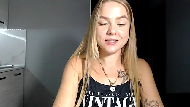 Snapshot of Sunbeam_ chatting on September 25, 2025, 9:21 pm Sunbeam online show from September 25, 2025, 9:21 pm