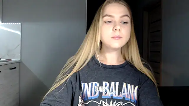 Snapshot of Sunbeam_ chatting on October 6, 2025, 8:42 pm Sunbeam online show from October 6, 2025, 8:42 pm