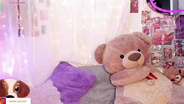 Snapshot of natalie_jaensen chatting on March 1, 2026, 5:57 pm natalie jaensen online show from March 1, 2026, 5:57 pm