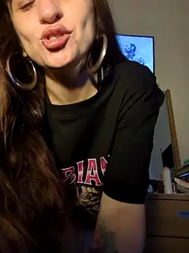 xgabyenlalunax online show from October 28, 2025, 5:23 pm