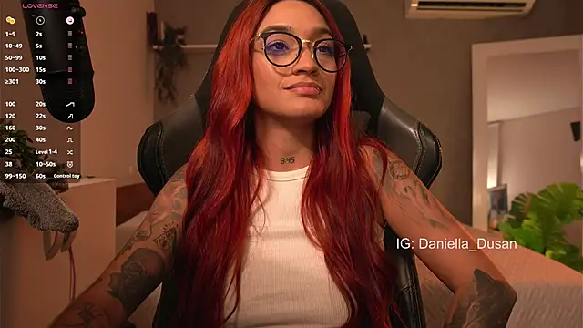 DaniDusan  online show from December 7, 2024, 12:57 am