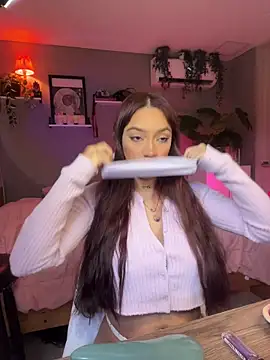 Snapshot of DaniDusan_ chatting on November 3, 2025, 12:09 pm DaniDusan  online show from November 3, 2025, 12:09 pm