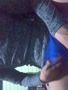 Snapshot of Elcogetuquieres chatting on January 14, 2025, 4:15 am Elcogetuquieres online show from January 14, 2025, 4:15 am