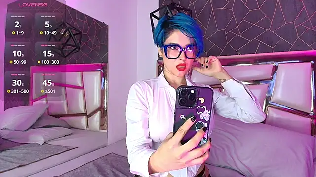 Snapshot of Annie_Swan chatting on October 20, 2025, 12:06 pm Annie Swan online show from October 20, 2025, 12:06 pm