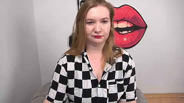 Snapshot of LaraDream chatting on October 4, 2025, 1:12 pm LaraDream online show from October 4, 2025, 1:12 pm