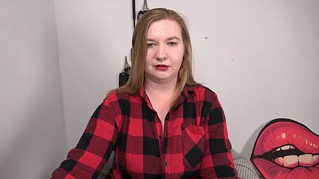 Snapshot of LaraDream chatting on October 9, 2025, 12:38 pm LaraDream online show from October 9, 2025, 12:38 pm