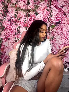 Snapshot of mismialove chatting on October 18, 2025, 3:52 am mismialove online show from October 18, 2025, 3:52 am