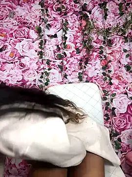 Snapshot of mismialove chatting on September 19, 2025, 9:30 pm mismialove online show from September 19, 2025, 9:30 pm