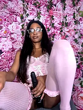 Snapshot of mismialove chatting on October 11, 2025, 5:19 am mismialove online show from October 11, 2025, 5:19 am