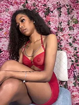 Snapshot of mismialove chatting on October 6, 2025, 10:16 am mismialove online show from October 6, 2025, 10:16 am