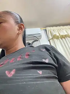 Snapshot of sofia_xxx02 chatting on February 6, 2026, 12:01 pm sofia xxx02 online show from February 6, 2026, 12:01 pm