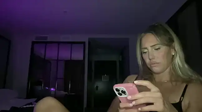 Fitnessbabe69 online show from March 13, 2025, 9:21 am