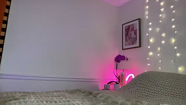 Fitnessbabe69 online show from December 3, 2025, 6:25 am