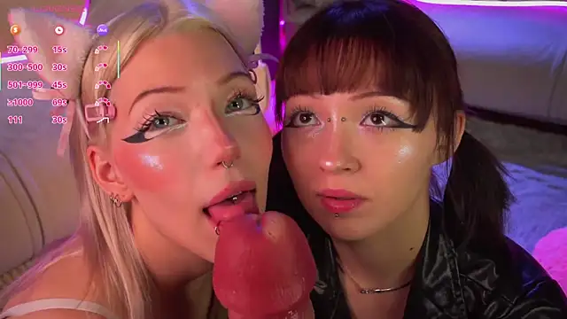 Snapshot of Wildneck chatting on September 30, 2025, 6:03 pm Wildneck online show from September 30, 2025, 6:03 pm