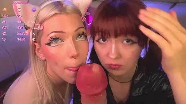 Snapshot of Wildneck chatting on October 15, 2025, 6:49 pm Wildneck online show from October 15, 2025, 6:49 pm