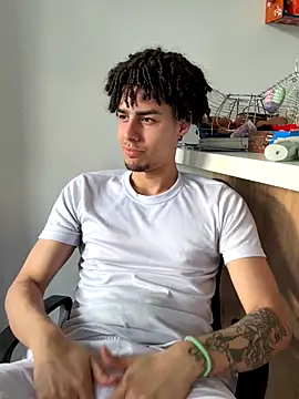 bigryann23 online show from November 2, 2025, 9:20 pm