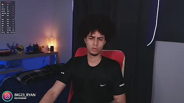 bigryann23 online show from October 14, 2025, 1:17 am